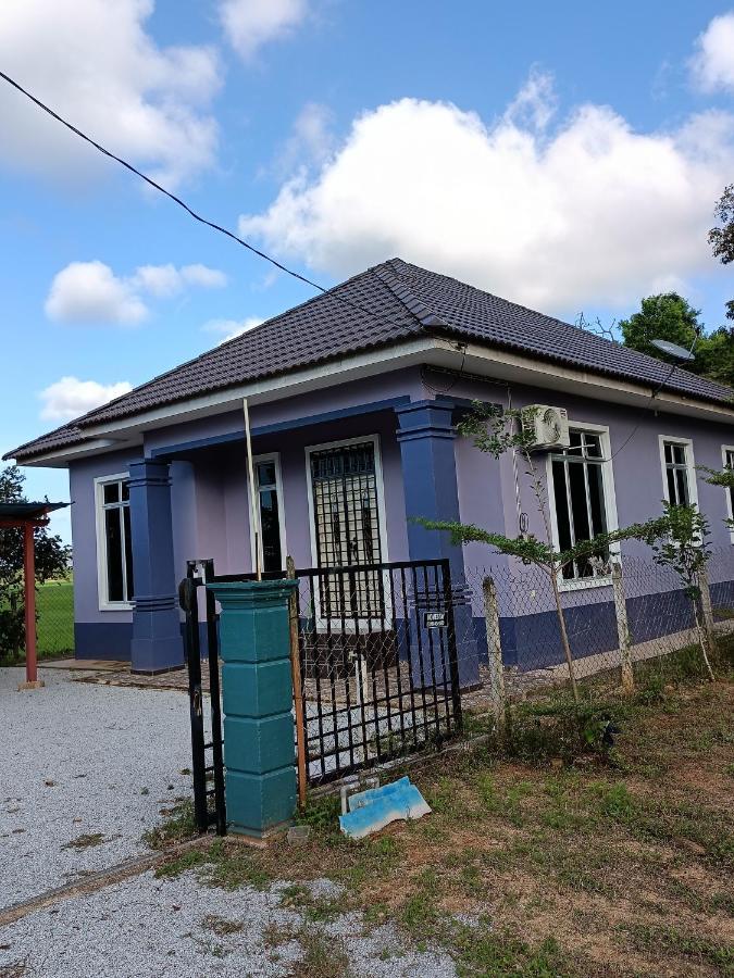 Ummi'S Homestay Kuala Besut Kampong Baru Kültér fotó