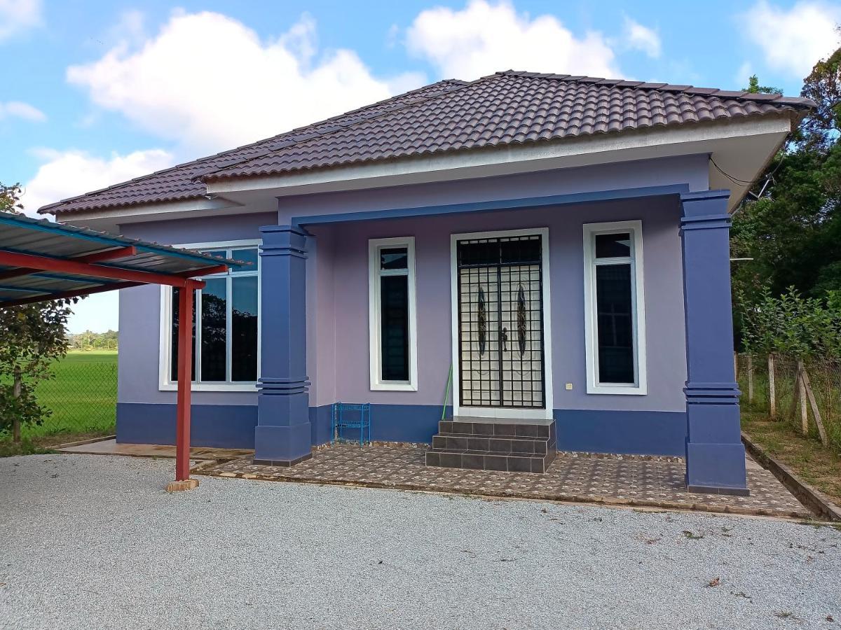 Ummi'S Homestay Kuala Besut Kampong Baru Kültér fotó