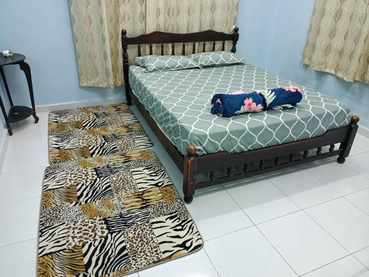 Ummi'S Homestay Kuala Besut Kampong Baru Kültér fotó